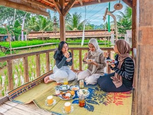 Ada di Bogor! 5 Tempat Makan Ini Punya Suasana Perkampungan Asri