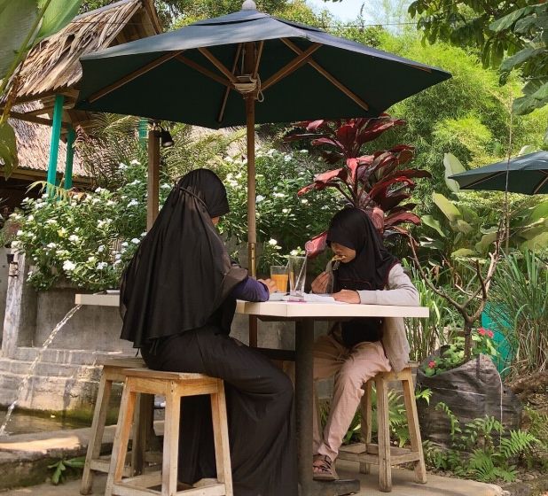 Ada di Bogor! 5 Tempat Makan Ini Punya Suasana Perkampungan Asri