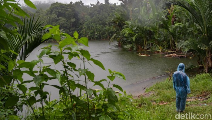 Trekking Menantang ke Danau Ageung Baduy Tidak cuma soal kehidupan masyarakatnya, Baduy juga punya beberapa wisata alam yang bisa dikunjungi. Salah satunya Danau Ageung.