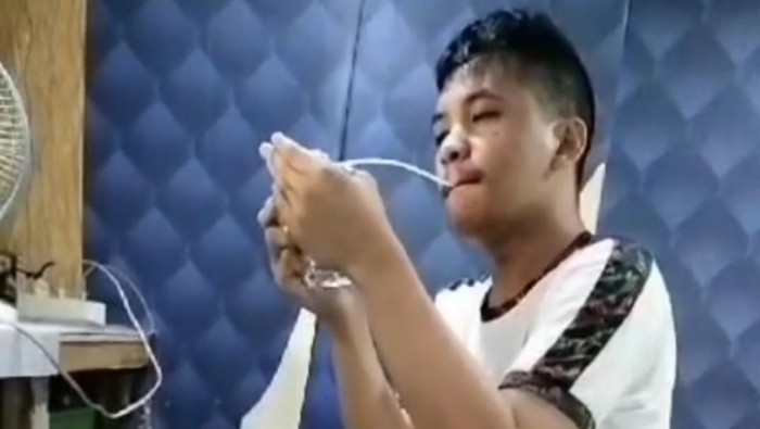 Warga binaan Lapas Tanjung Raja viral hisab sabu