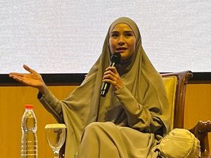 Alasan Zaskia Adya Mecca Gak Unggah Foto Oknum TNI Pemukul Karyawan