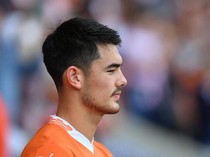 Pelatih Blackpool Puji Penampilan Elkan Baggott
