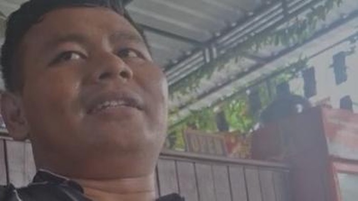 Antok pemutilasi Uswatun tampak cengengesan saat diinterogasi polisi