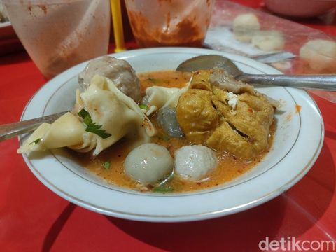 Bakso Aci Legendaris Ceu Imas di Garut