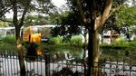 Potret Bangkai Bus yang Rutin Terendam Banjir di Gedebage