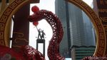 Dekorasi Imlek Meriahkan Bundaran HI Jakarta
