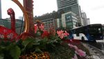 Dekorasi Imlek Meriahkan Bundaran HI Jakarta
