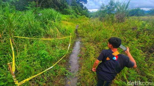 Garis Polisi Masih Terpasang di Lokasi Kendi Berisi Ari-ari Bayi di Kaki Gunung Putu