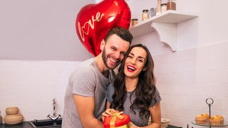60 Ucapan Happy Anniversary Pernikahan yang Romantis dan Manis