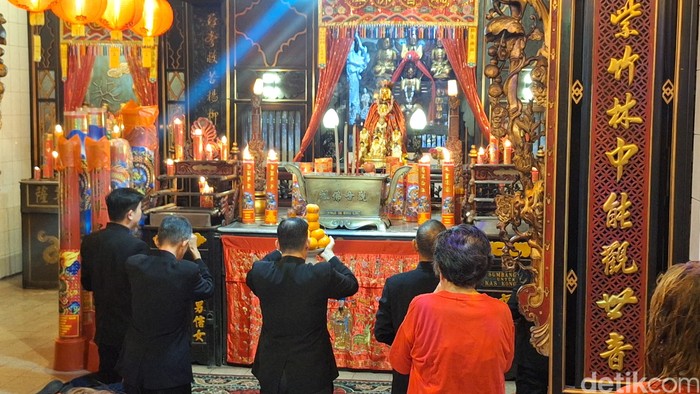 ibadah imlek di Surabaya