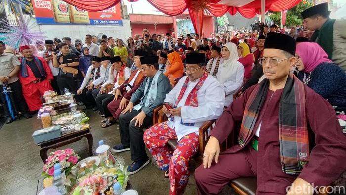 Pramono Anung dan Rano Karno hadiri Festival Bandeng Rawa Belong, Jakbar. (Dwi R/detikcom)
