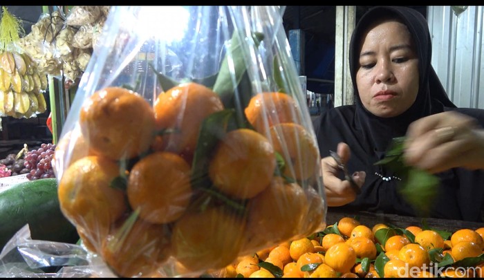 Jeruk Santang di Lamongan Raup Berkah Jelang Imlek