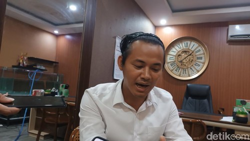 Kasat Reskrim Polresta Mataram, AKP Regi Halili saat ditemui awak media di ruangan kerjanya, Selasa (28/1/2025). Foto: (Edi Suryansyah/detikBali)
