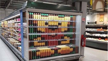 Susunan yogurt yang jadi beruang. Foto: Palifaith via Bored Panda