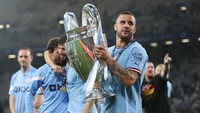 Kyle Walker dipinjamkan ke AC Milan pada Januari kemarin. Bek berusia 34 tahun itu selanjutnya akan dilepas permanen. (Foto: Getty Images/James Gill - Danehouse)