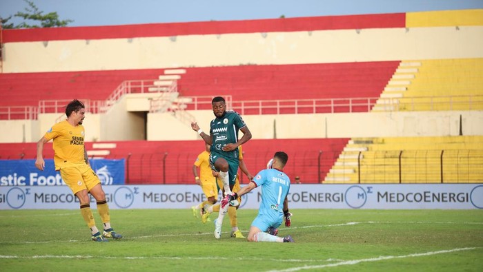 Laga PSS Sleman vs Semen Padang di Stadion Sultan Agung (SSA), Bantul, Minggu (26/1/2025)