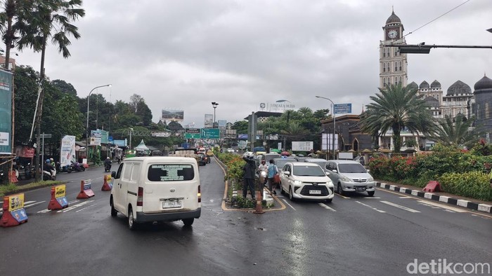 Lalu lintas di Jalur Puncak Bogor kembali normal 2 arah.
