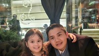 Terakhir, ada kedekatannya dengan keponakannya. Mereka berfoto saat makan bersama di sebuah restoran. Foto: Instagram