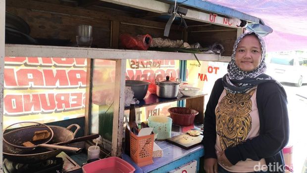Nasi Lengko Ibu Tino di Cirebon