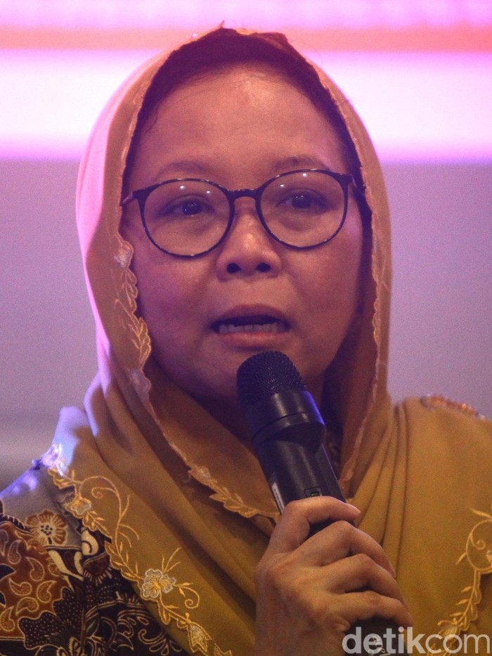 Para tokoh bangsa yang tergabung dalam Gerakan Nurani Bangsa (GNB) memberikan pernyataan pers terkait 100 hari Presiden Prabowo di Griya Gus Dur, Jl. Taman Amir Hamzah, Jakarta, Selasa (28/1/2025). Tokoh bangsa yang berkumpul di antaranya Koordinator Jaringan Gusdurian Alissa Wahid, mantan pimpinan KPK Erry Riyana Hardjapamekas dan Laode M Syarif, mantan Menteri Agama Lukman Hakim Saifuddin, akademisi Komarudin Hidayat, Karlina Supelli, Ery Seda hingga Uskup Agung Jakarta Ignatius Kardinal Suharyo.

Hadir juga, istri Presiden RI ke-4 Abdurrahman Wahid yakni Sinta Nuriyah Abdurrahman Wahid, lalu Omi Komariah Nurkholish Madjid, dan tokoh agama seperti Pendeta Jacky Manuputty, Pendeta Gomar Gultom, dan A Setyo Wibowo.