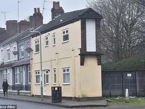 Paling Sempit di Inggris, Rumah Mirip Gang Senggol Ini Laku Rp 700 Juta-an!