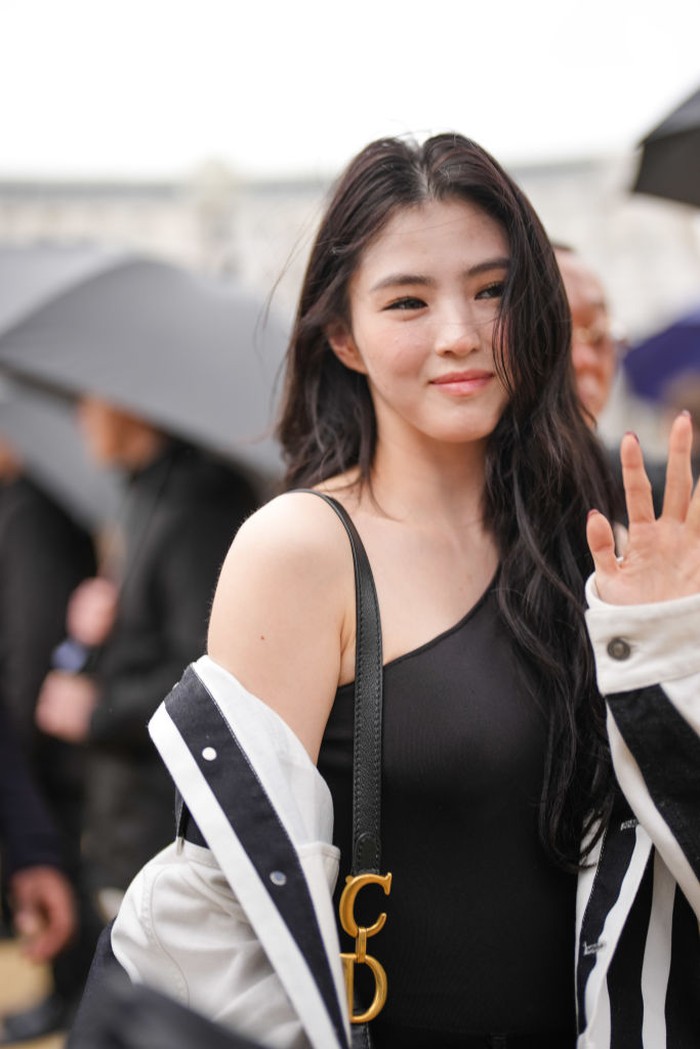 Penampilan Han So Hee di Dior Homme Menswear Fall-Winter 2025/2026 show