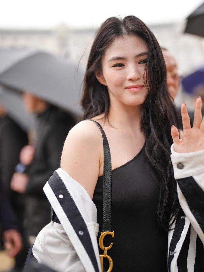Penampilan Han So Hee di Dior Homme Menswear Fall-Winter 2025/2026 show Penampilan Han So Hee di Dior Homme Menswear Fall-Winter 2025/2026 show