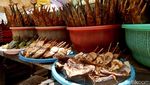Pejual Ikan Asap Tuban Laris saat Liburan Panjang Imlek