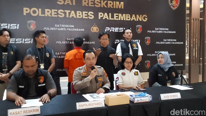 Polisi gelar ungkap kasus penelantaran istri oleh suaminya di Palembang, Sumsel.