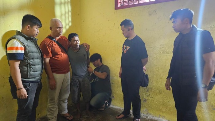 Polisi menangkap YN, pelaku pencabulan yang berhasil kabur dari Polsek Kundur dengan tangan terborgol. (Dok Polres Karimun)