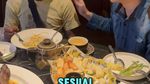 Potret dr. Richard Lee Makan Pecel Lele hingga Jajan Rambutan