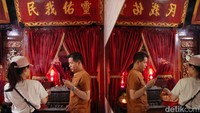 Pada hari terakhir sebelum Tahun Baru, setiap keluarga mengadakan sembahyang sebagai bentuk penghormatan kepada leluhur mereka. Sembahyang ini dilakukan di rumah masing-masing untuk menutup tahun lama. Waktu pelaksanaannya adalah pada periode Weishi, antara pukul 13.00 hingga 15.00.