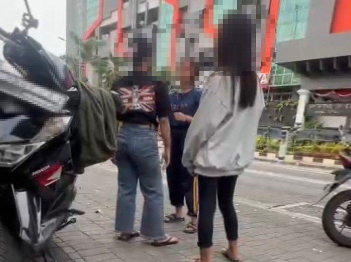 2 Remaja Keroyok 1 remaja di Area Balai Kota Surabaya