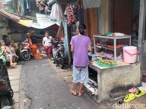 Banjir Kebon Pala Surut, Warga Kembali Beraktivitas Seperti Biasa
