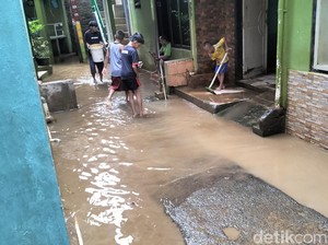 Lelah Kebanjiran Terus, Warga Kebon Pala Ingin Ciliwung Diturap