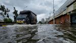 Banjir Rendam Jalan Satria Grogol