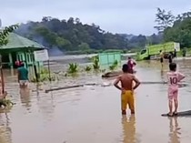 Puluhan Rumah Warga di Muratara Terendam Banjir Usai Sungai Rawas Meluap