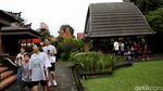 Imlek, TMII Ramai Pengunjung