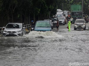 Waspada Komponen Mobil Hybrid Rusak saat Terabas Banjir, Ini Tips Amannya