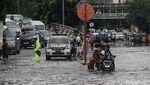 Jalan Latumenten Grogol Banjir, Arus Lalu-lintas Tersendat