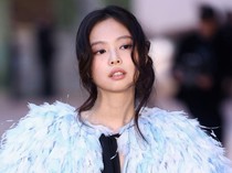Lirik Lagu Love Hangover JENNIE & Dominic Fike dan Terjemahannya