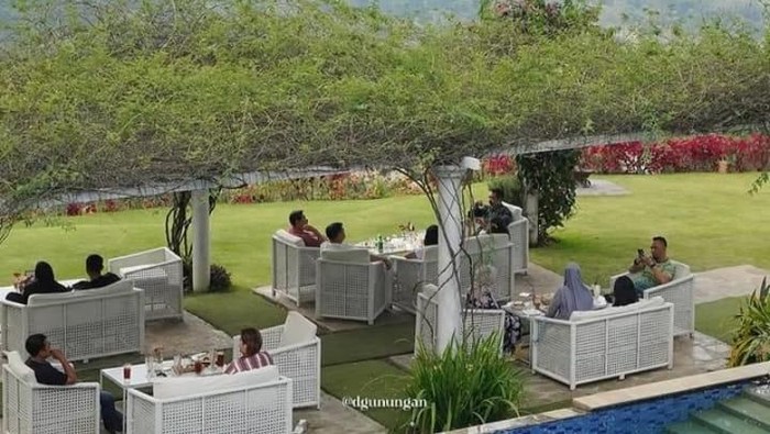 kafe dgunungan taman dayu pandaan pasuruan