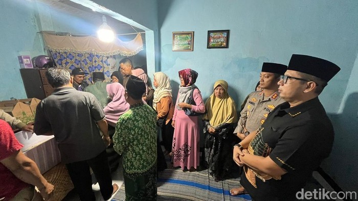 kedatangan jenazah siswa SMPN 7 Kota Mojokerto Terseret ombak
