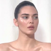 Underglazing, Teknik Makeup Kendall Jenner yang Bikin Wajah Glowing dari Dalam