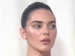 Underglazing, Teknik Makeup Kendall Jenner yang Bikin Wajah Glowing dari Dalam