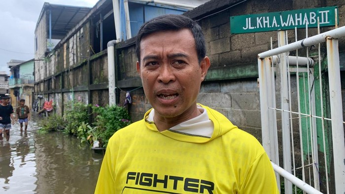 Ketua RT 04 Jl KH A Wahab II Cengkareng, Marjuki