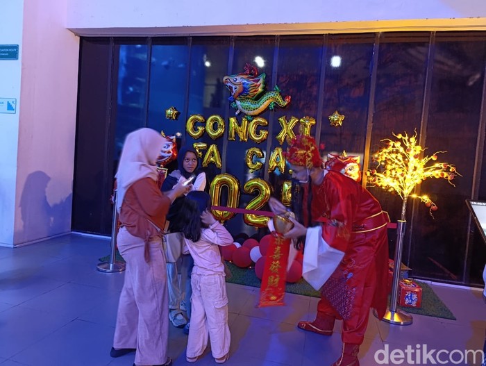 Kungfu dalam air di Aquarium Indonesia