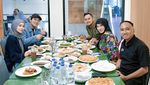 Lesti Kejora dan Rizky Billar Selalu Makan Bareng Kerabatnya