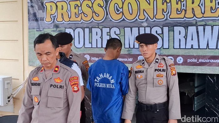 MA (18), Mahasiswa asal Musi Rawas yang ditangkap gegara membawa narkoba di celana dalamnya.
