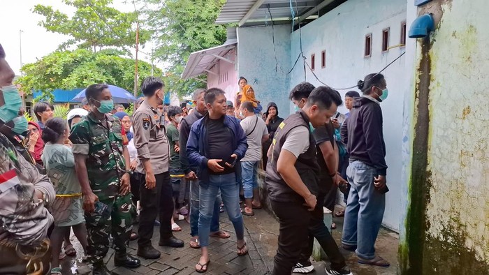 Mahasiswa Unhas ditemukan tewas di rumahnya, polisi olah TKP.